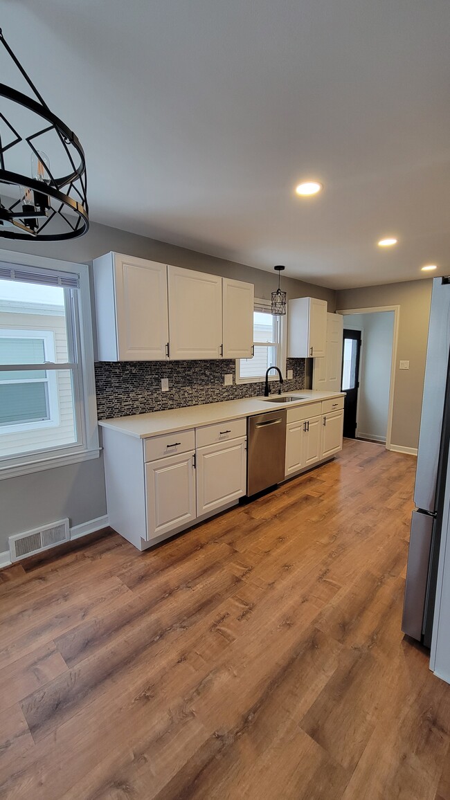 Photo - 3643 E Van Norman Ave