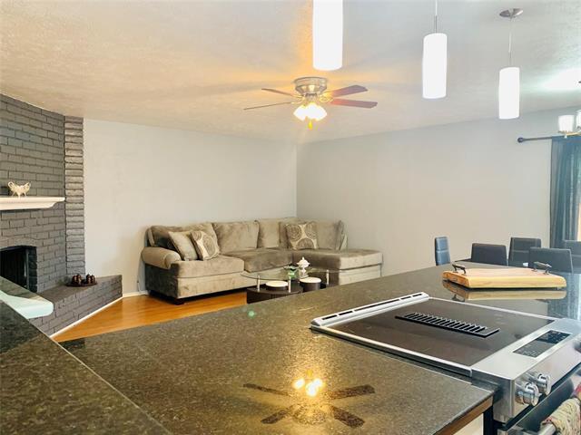 Photo - 5661 Phelps St