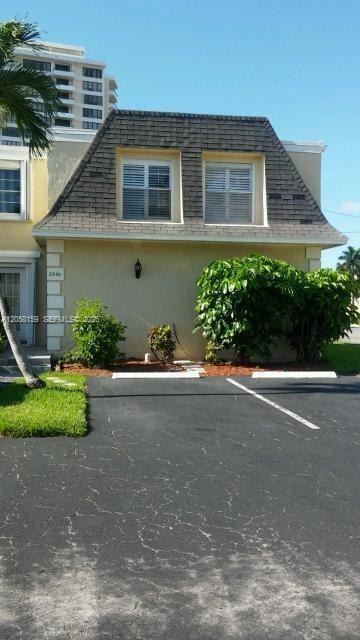 Photo - 2200 NE 7th St