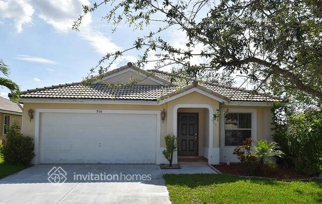 Building Photo - 950 SW 164th Ave
