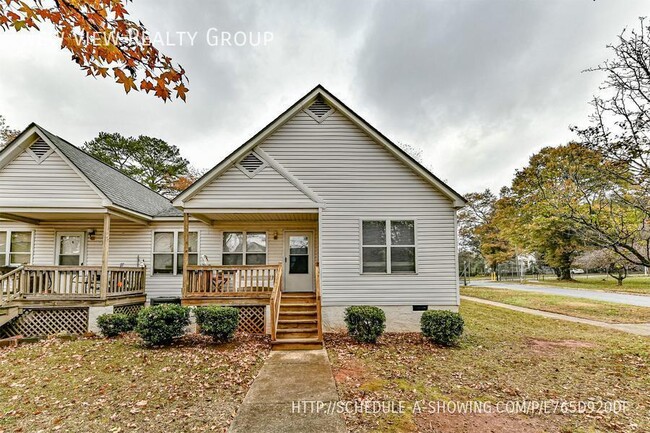 Building Photo - 300 Hoskins Mill Ln Unit F