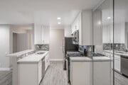 1BR, 1BA - 745-775 SF