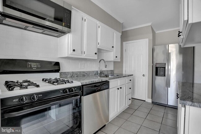 Photo - 2857 Plainfield Rd