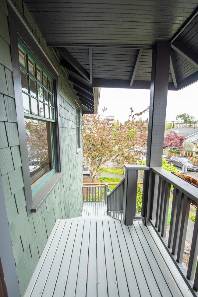 Photo - 1208 E Barclay Ct