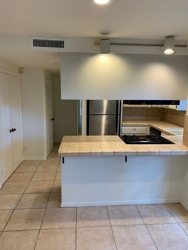 Photo - MIC Unidad 2682 Mission Boulevard #A