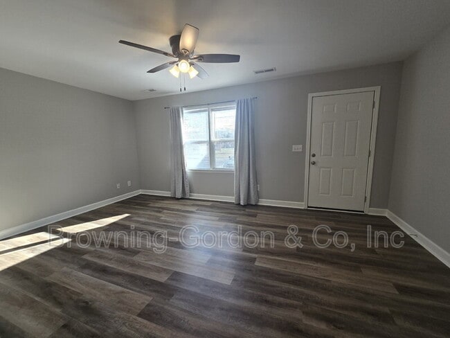 Photo - 736 Baugh Rd