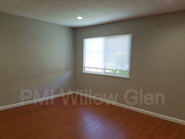 Photo - 393 Englert Ct