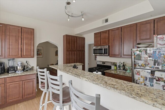 Photo - 3144 N Southport Ave Unit CH2