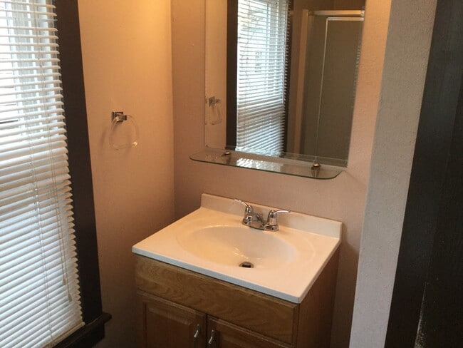 Photo - 1749 N Franklin Pl Unit A upper front