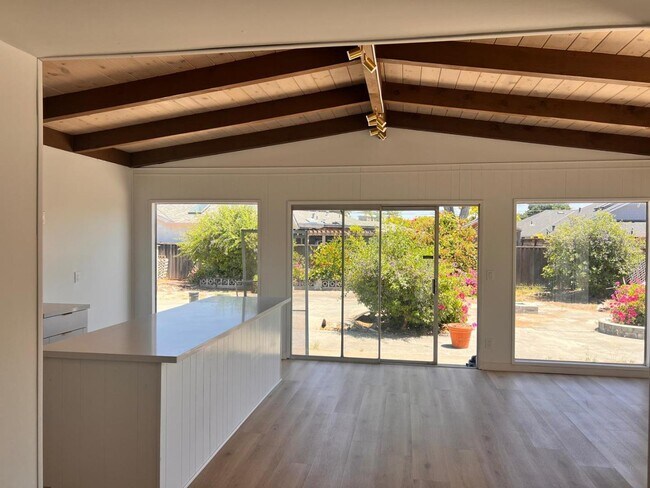 Photo - 14892 Donner Dr House