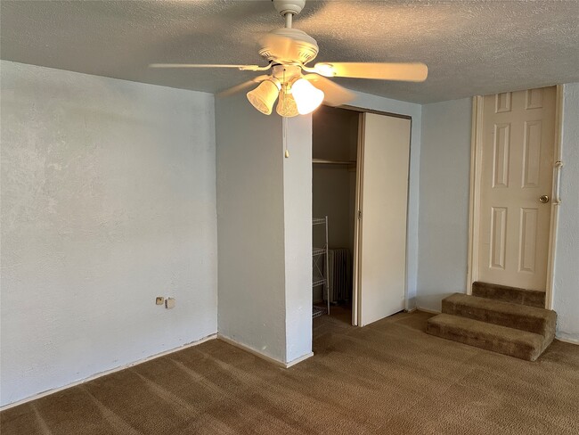 Photo - 4430-4432 Bell St
