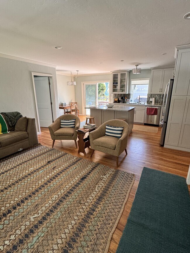 Photo - 1843 Beryl St