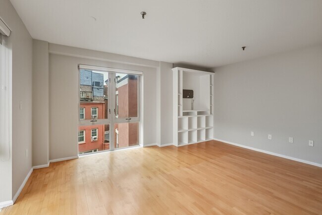 Photo - 350 North St