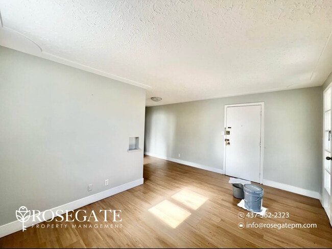 Photo - Modern 2-Bedroom Apartment with In-Unit Laundry & Parking – Cambridge Unité 3