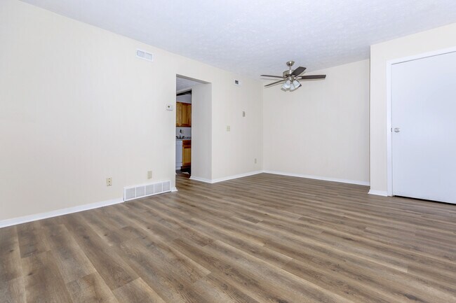 LakeHouse at Florence Apartments