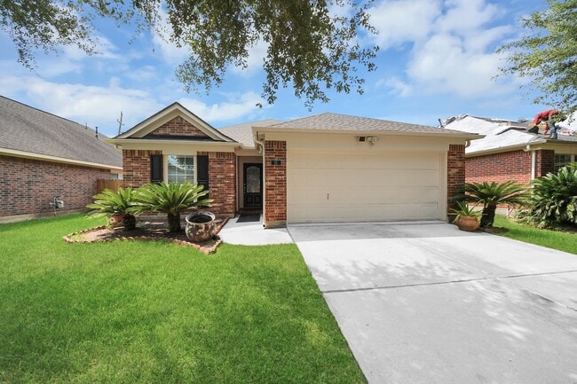 Building Photo - 15 Palm Desert Dr