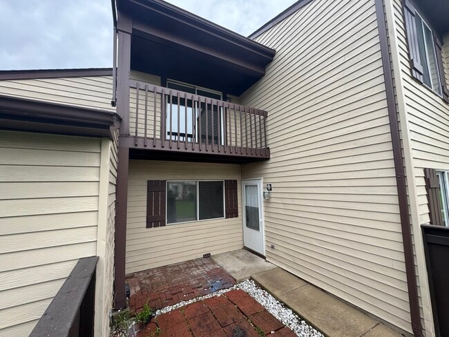 Building Photo - 10 Fernwood Dr Unit 10G