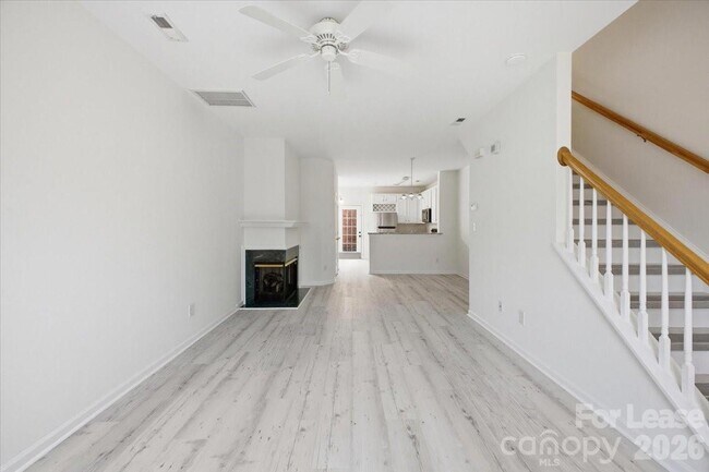 Photo - 6928 Creft Cir