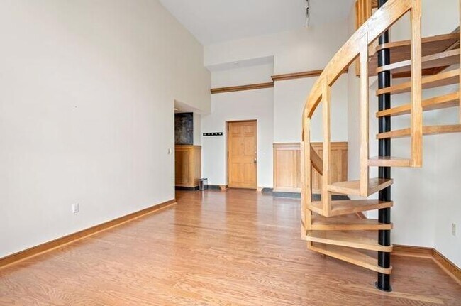 Photo - 16 Balmoral St Unit 103