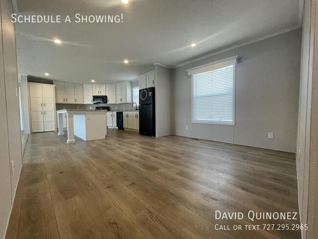 Photo - 701 Mill St