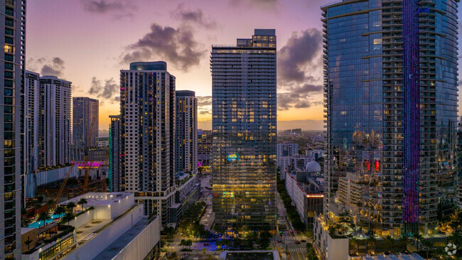 Building Photo - Miami World Tower Rental