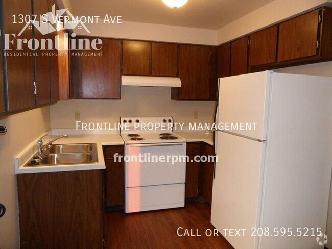 Building Photo - 1307 S Vermont Ave Rental