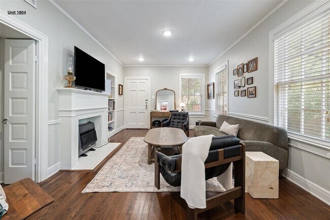 Photo - 1804 Pearl St