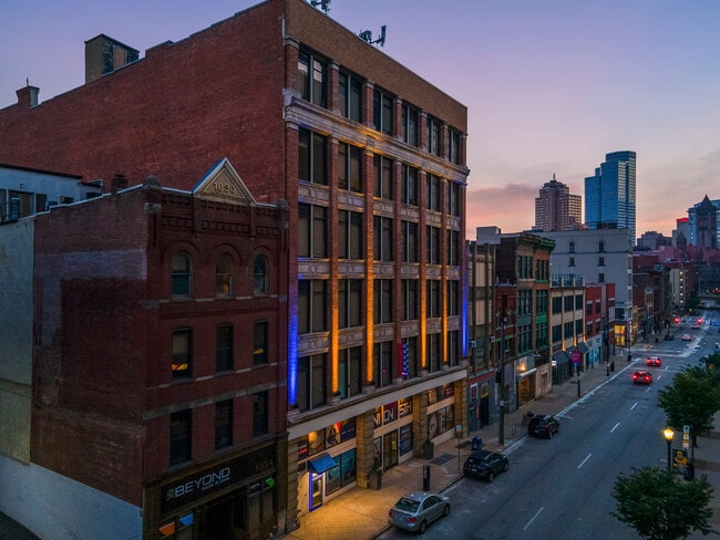 Photo - Union on 5th Avenue