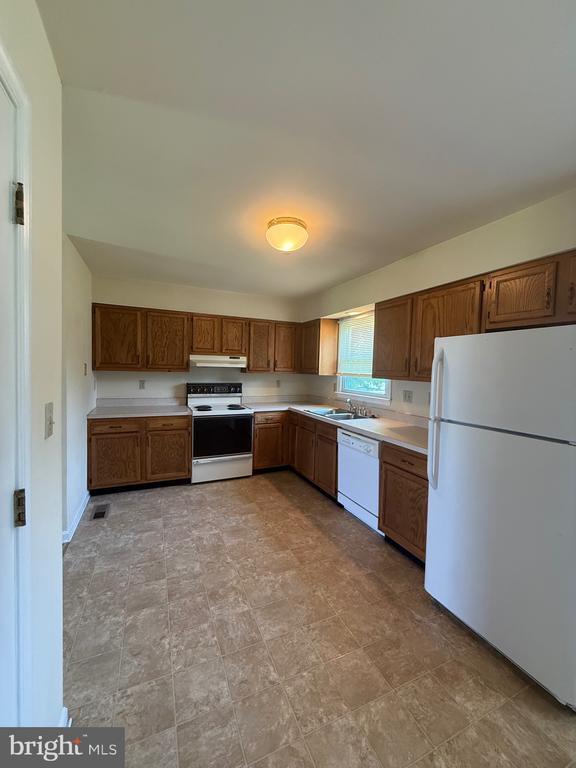 7110 Sharon Rd