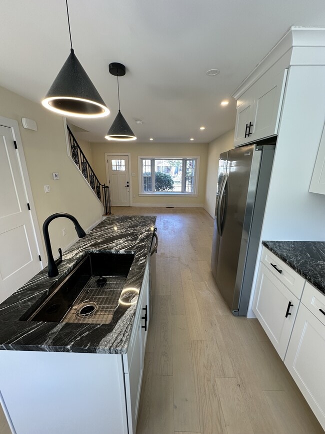 Photo - 714 Mollbore Terrace