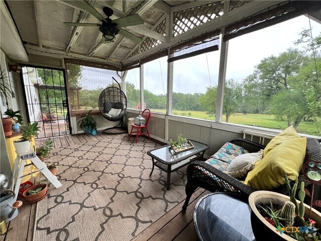 Building Photo - 735 Oak Meadows Rental