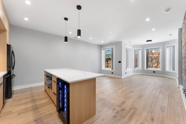 Photo - 7726 N Eastlake Terrace Unit 1