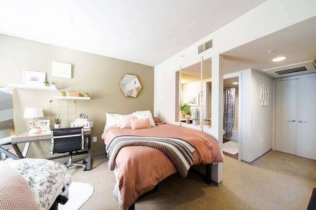 XL con cama de tamaño completo - University Gateway