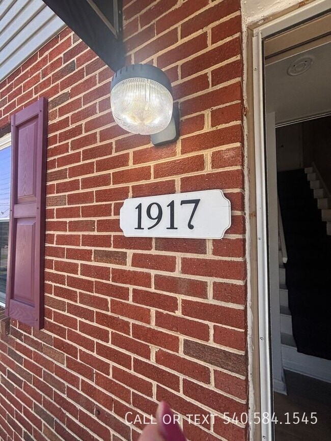 Photo - 1917 Wallace Ave NE