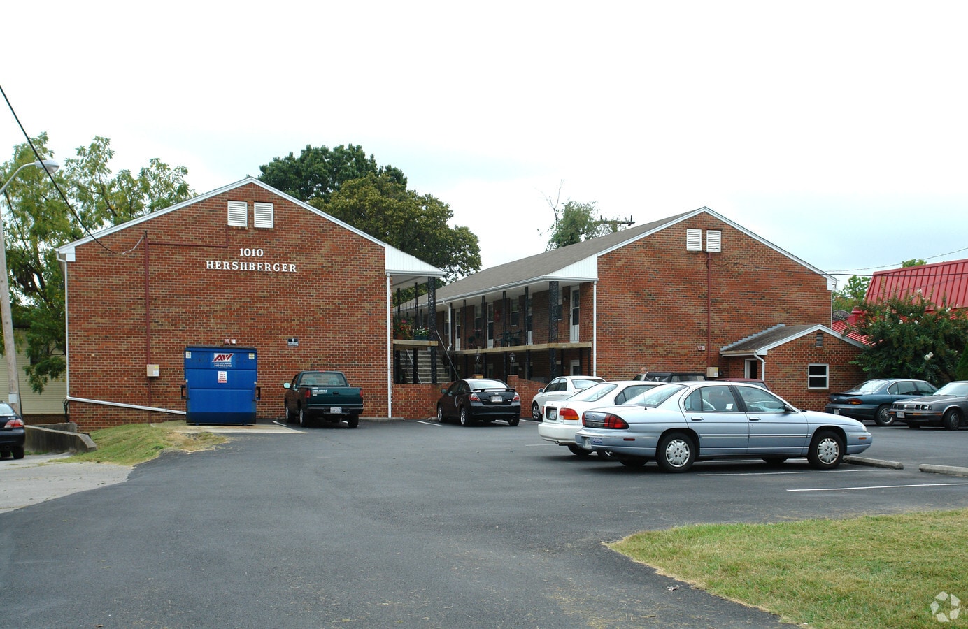 Crossroads East - Crossroads East Apartments