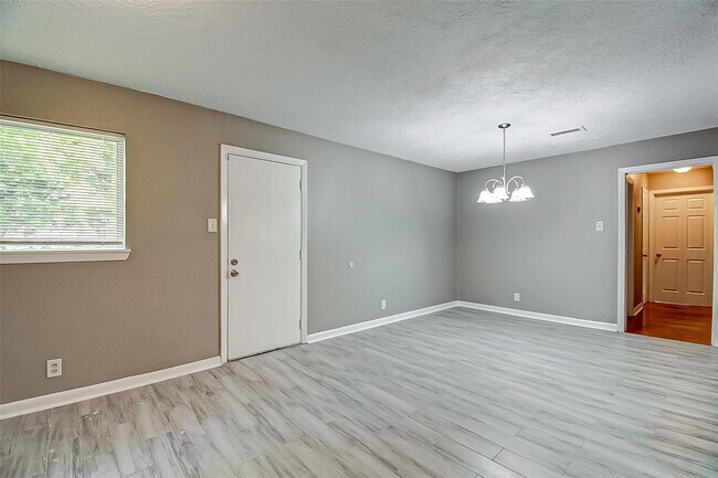 Photo - 213 Newman Rd