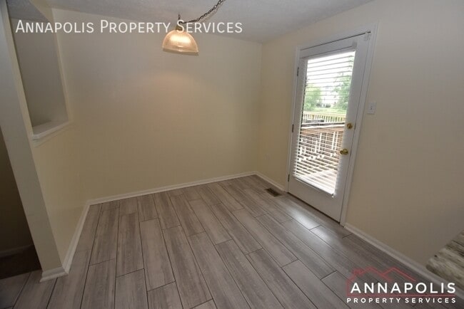 Photo - 1534 Falstone Ln