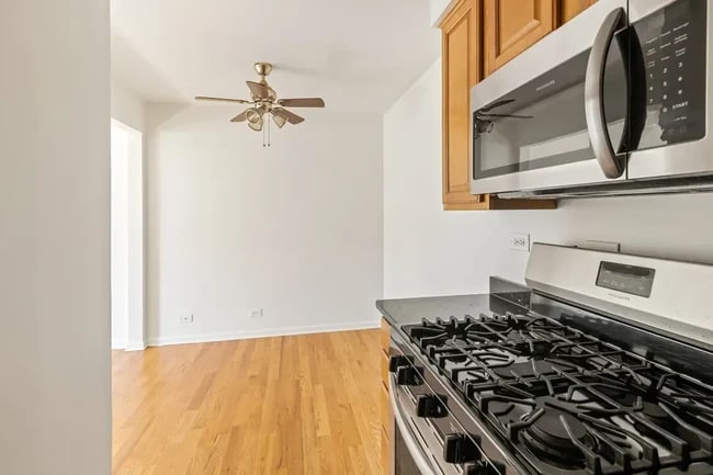 Photo - BEAUTIFUL LARGE 1 BED/1 BATH TOWNHOUSE RENTAL W/IN-UNIT LAUNDRY AND PARKING.....MUST SEE!!