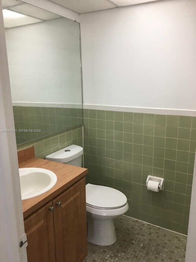 Photo - 6930 Miami Gardens Dr Unit 1-209