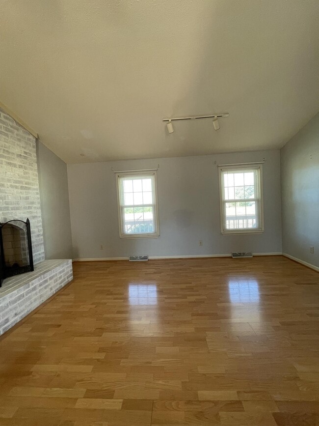 Photo - 1884 Prophet Rd