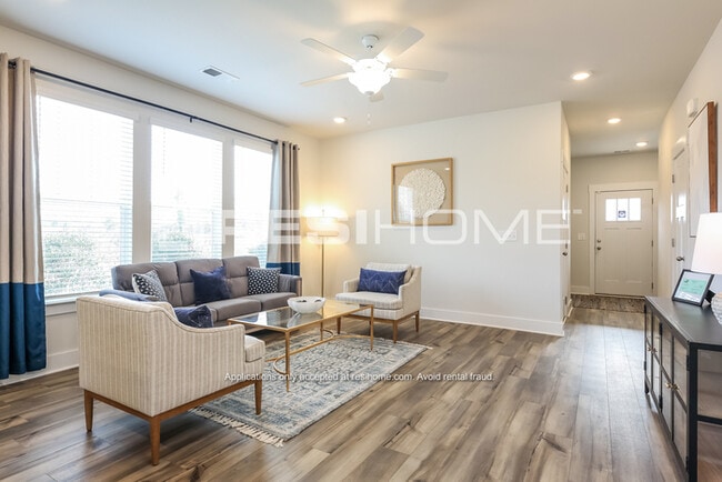 Photo - 207 Camber Ct