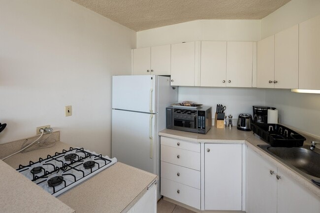 Photo - 750 Amana St