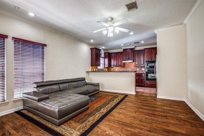 5935 Turtle Beach Ln