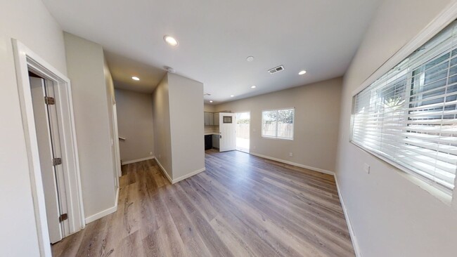 Photo - 4BD/2BA on Tipton!