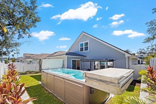 Building Photo - 50 Moana Ct S