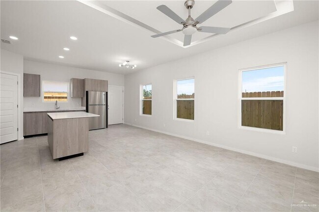 Photo - 6 Gastel Cir Unidad 13