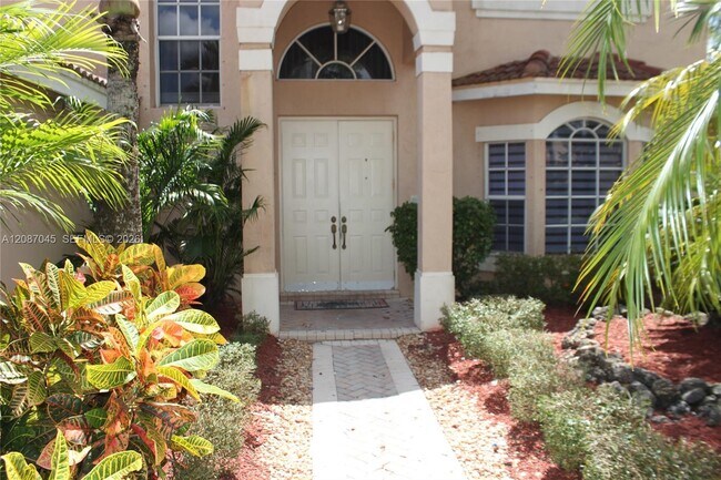 2568 Jardin Pl