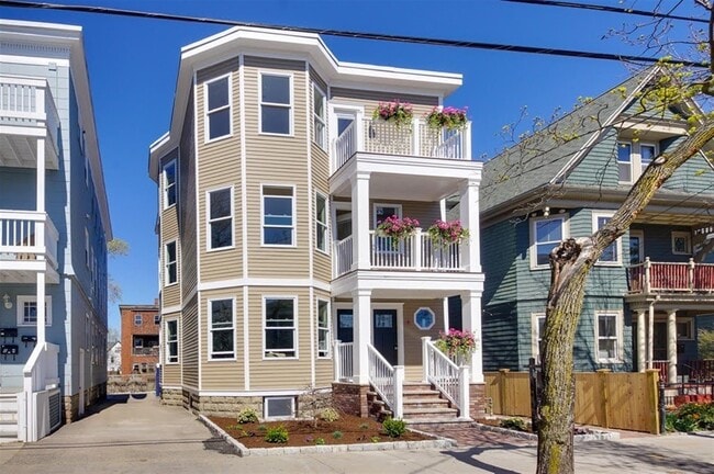 Building Photo - 29 Cameron Ave Unit B