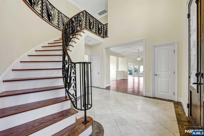 831 Pascack Rd