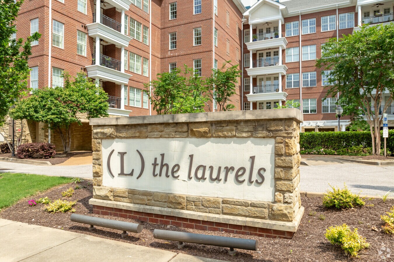Photo - The Laurels